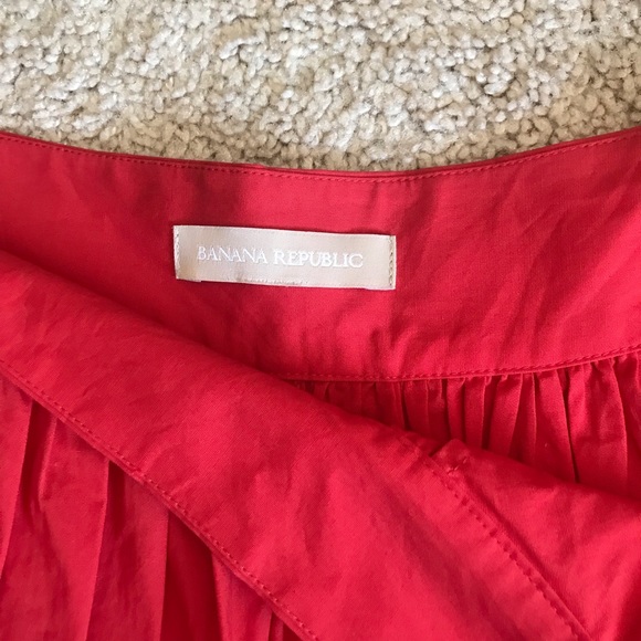 Red skirt - Picture 2 of 2